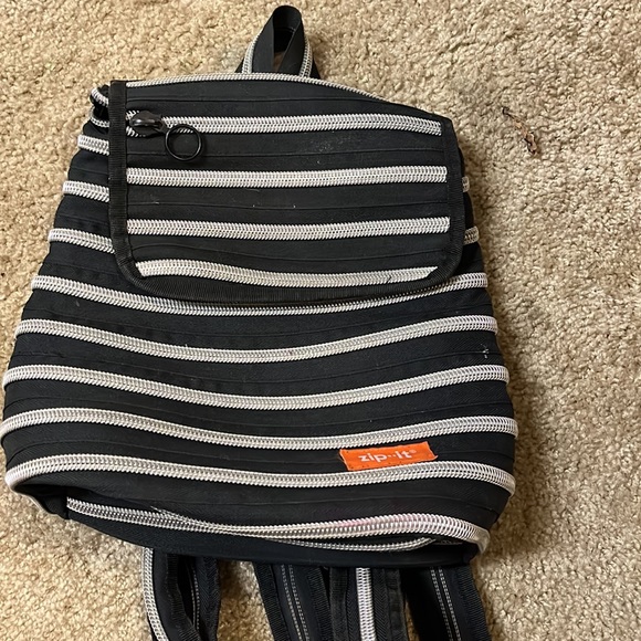 Zip-it backpack - Picture 2 of 2